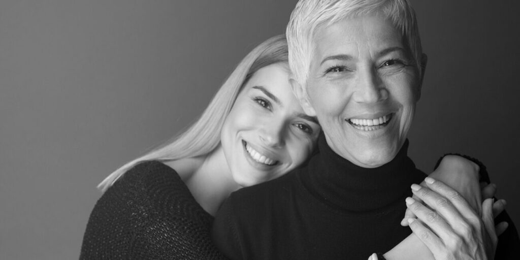 Fadenlifting-Schwarz-Weiss-Mutter-Tochter-1300x650